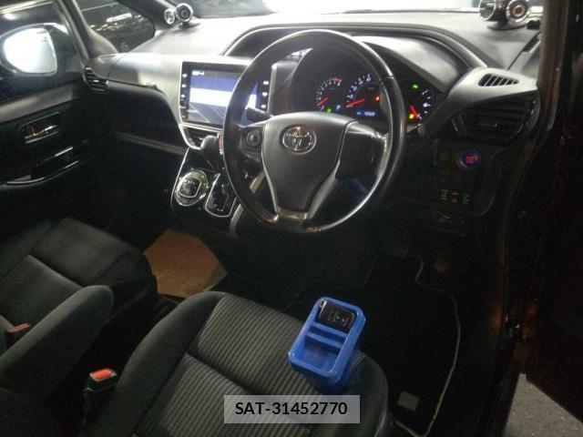 Toyota VOXY 2020-01 8277447-2