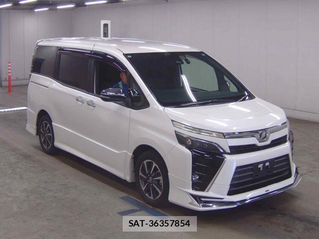 Toyota VOXY 2018-03 8277452-0