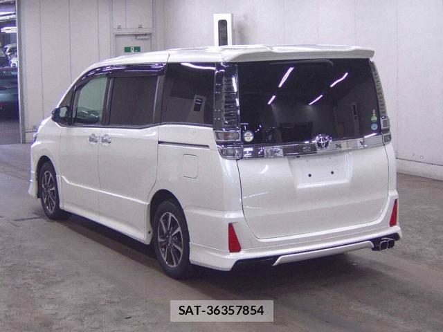 Toyota VOXY 2018-03 8277452-1