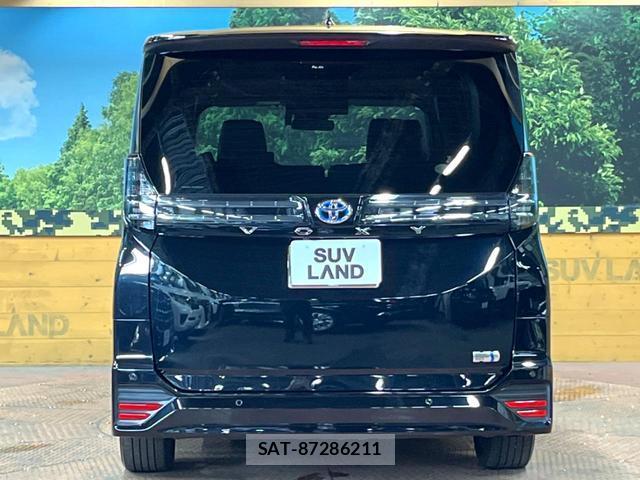 Toyota VOXY 2024-09 8277751-14