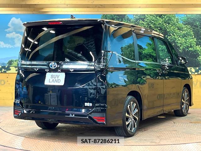 Toyota VOXY 2024-09 8277751-16