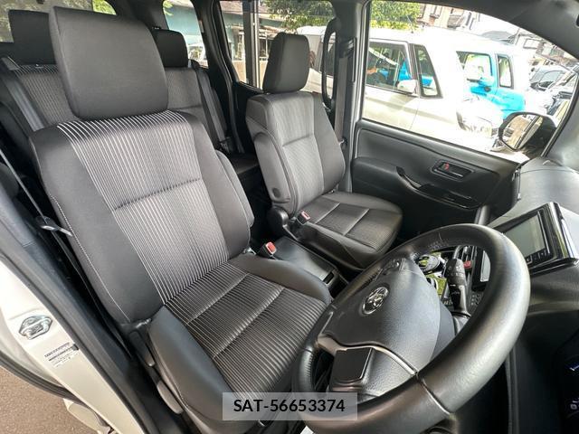 Toyota VOXY 2021-06 8277778-11