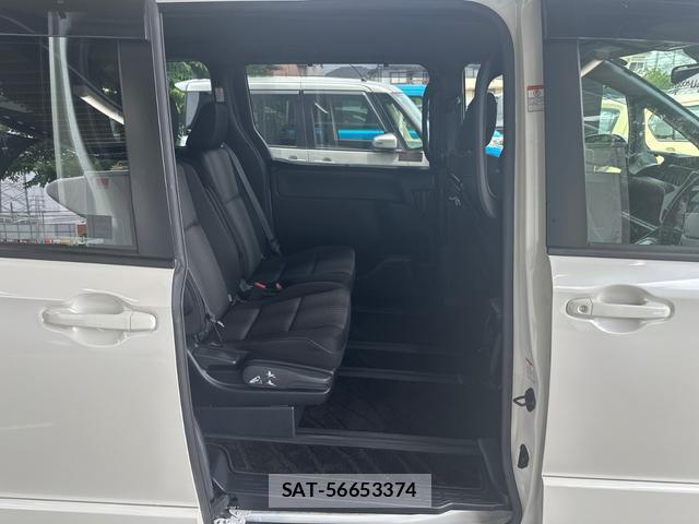 Toyota VOXY 2021-06 8277778-13