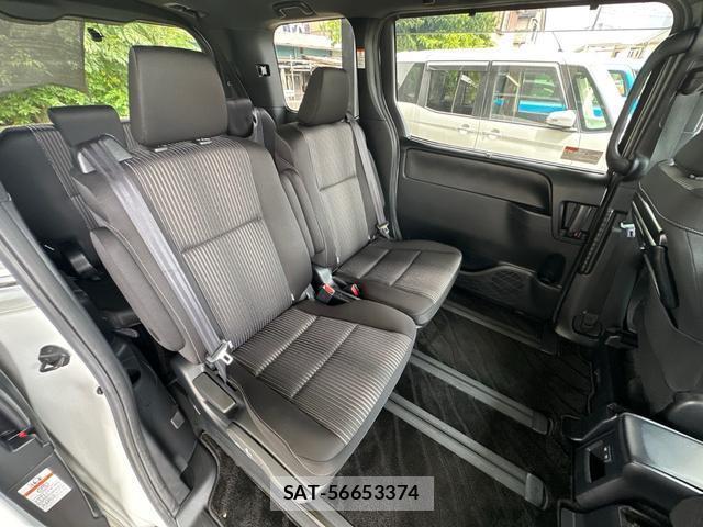 Toyota VOXY 2021-06 8277778-14