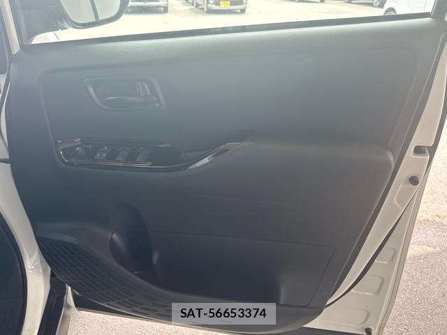 Toyota VOXY 2021-06 8277778-18