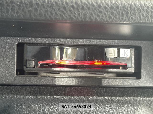 Toyota VOXY 2021-06 8277778-5