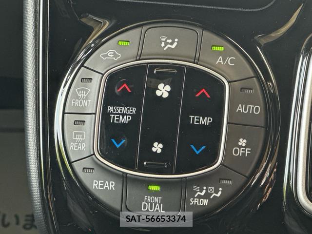 Toyota VOXY 2021-06 8277778-6