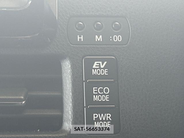 Toyota VOXY 2021-06 8277778-9