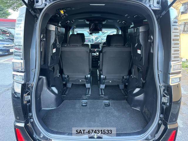 Toyota VOXY 2019-06 8277854-15