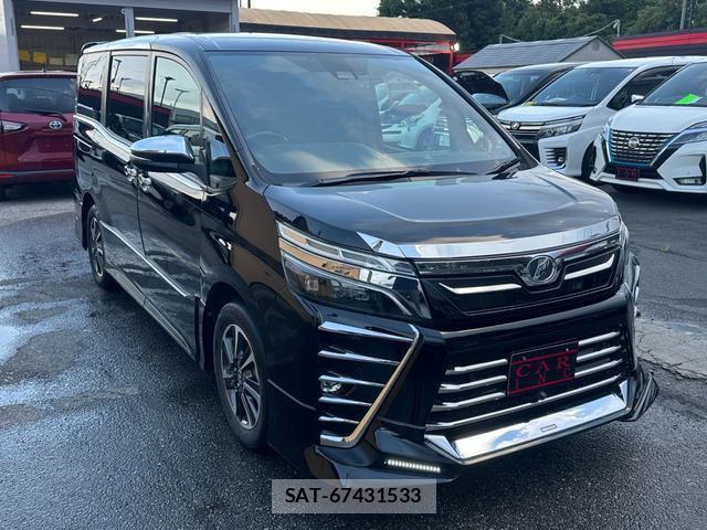 Toyota VOXY 2019-06 8277854-17