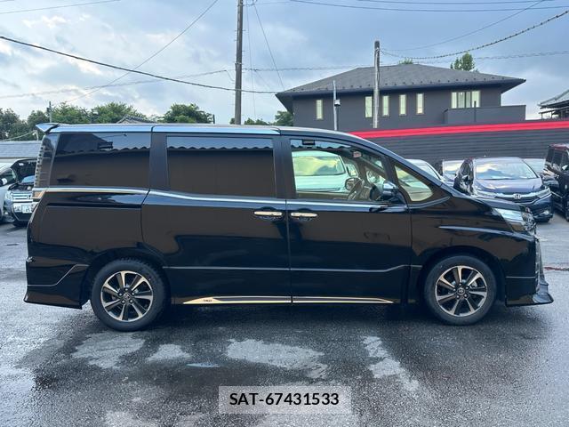 Toyota VOXY 2019-06 8277854-18