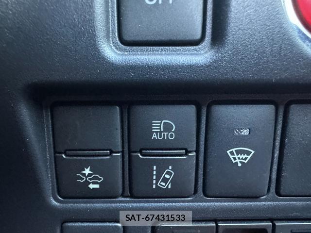 Toyota VOXY 2019-06 8277854-5