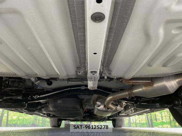 Toyota VOXY 2023-02 8278030-19