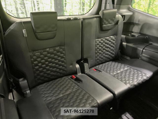 Toyota VOXY 2023-02 8278030-9