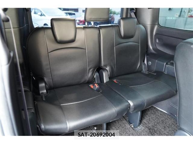 Toyota VOXY 2018-01 8278103-15