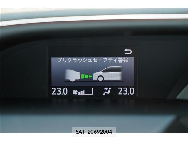 Toyota VOXY 2018-01 8278103-16