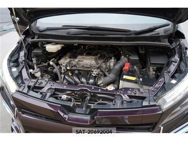 Toyota VOXY 2018-01 8278103-6