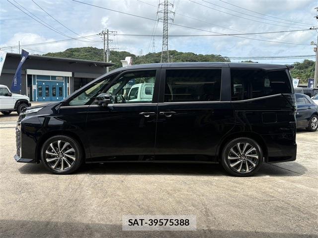 Toyota VOXY 2025-06 8278122-12