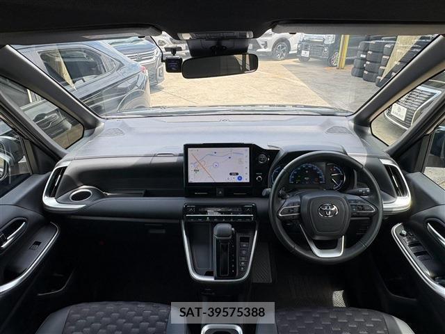 Toyota VOXY 2025-06 8278122-2