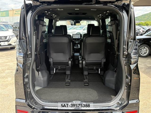 Toyota VOXY 2025-06 8278122-8