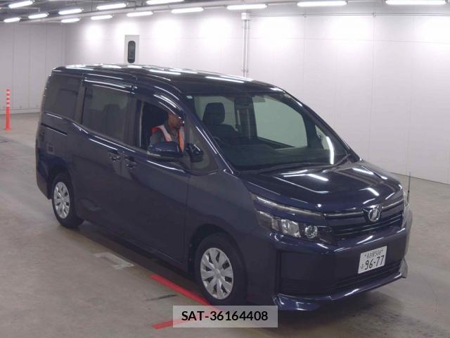 Toyota VOXY 2016-01 8278218-2