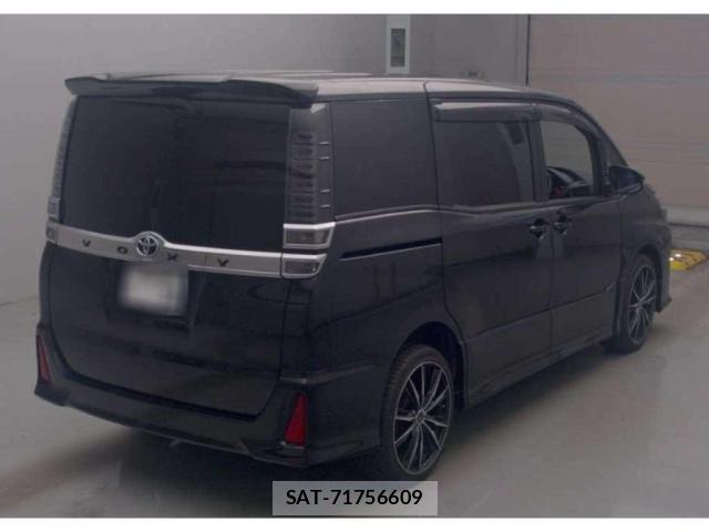 Toyota VOXY 2018 8278324-1