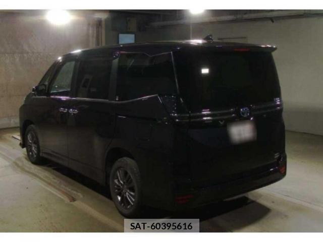 Toyota VOXY 2022-06 8278379-1