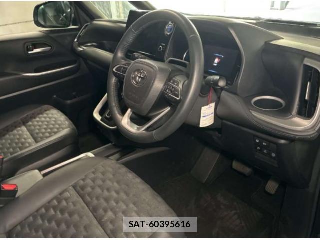 Toyota VOXY 2022-06 8278379-2