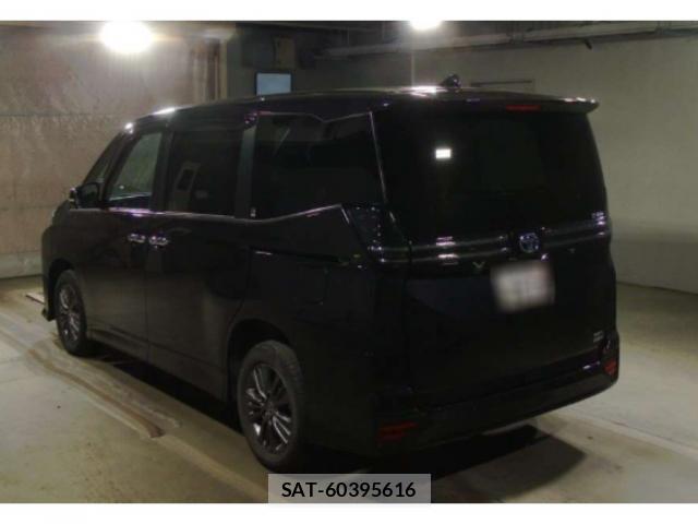Toyota VOXY 2022-06 8278379-4