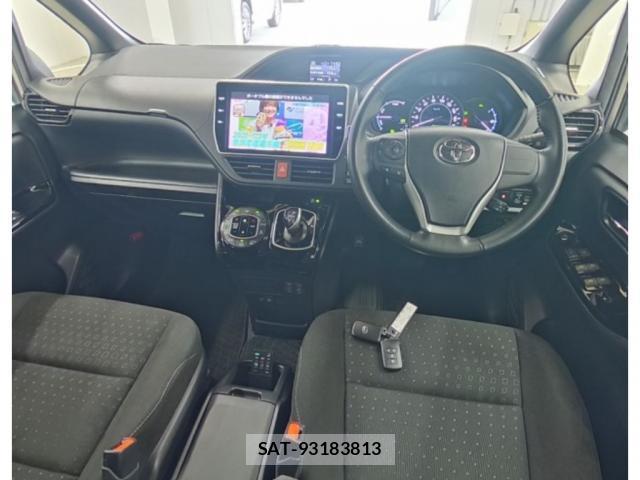 Toyota VOXY 2019-07 8278398-2