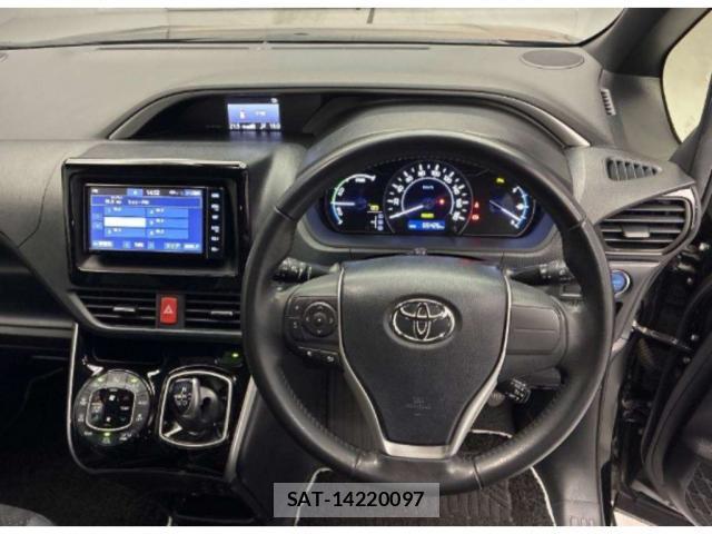 Toyota VOXY 2021-07 8278445-2