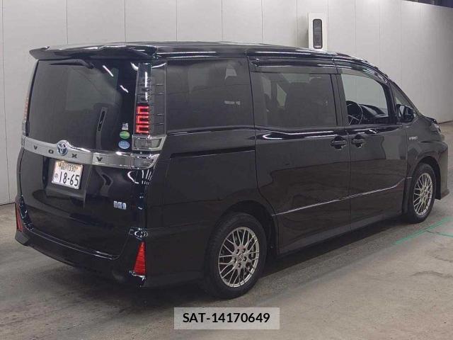 Toyota VOXY 2018 8278475-1