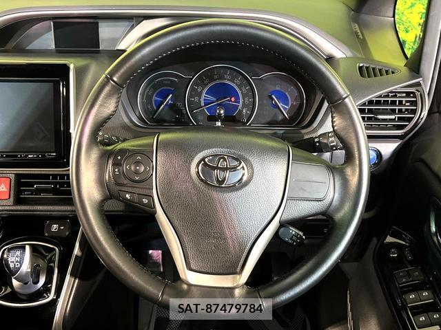 Toyota VOXY 2019-09 8278763-11