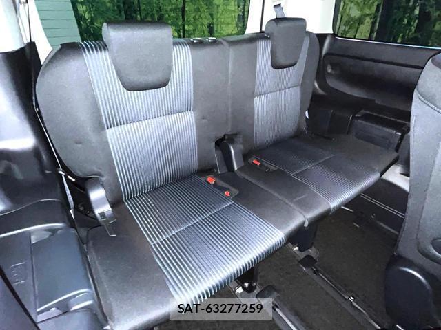 Toyota VOXY 2015-03 8278771-9