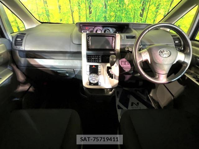 Toyota VOXY 2009-09 8278772-1