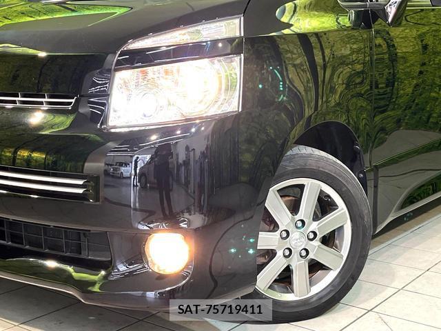 Toyota VOXY 2009-09 8278772-12