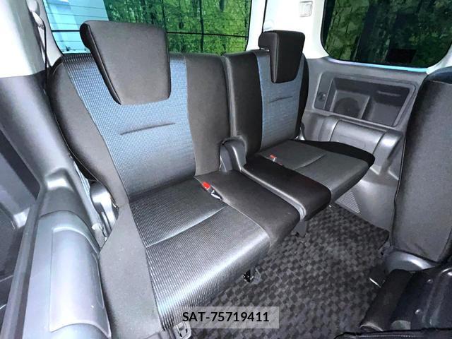 Toyota VOXY 2009-09 8278772-9