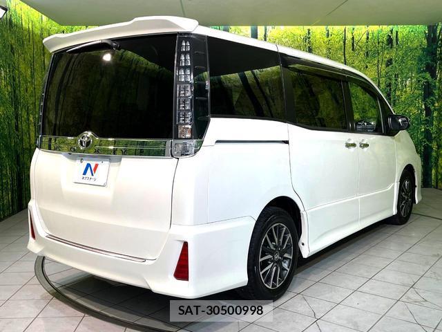 Toyota VOXY 2016-08 8278774-16