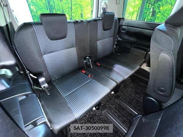 Toyota VOXY 2016-08 8278774-9