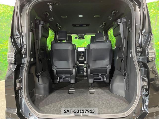 Toyota VOXY 2022-04 8278795-11
