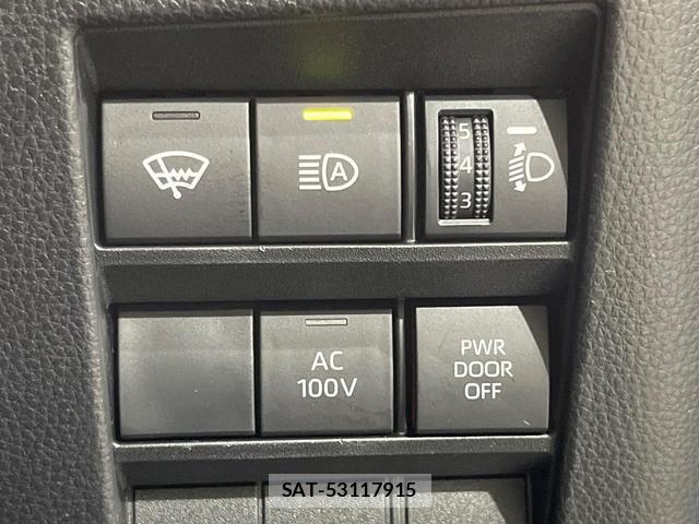 Toyota VOXY 2022-04 8278795-3