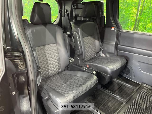 Toyota VOXY 2022-04 8278795-9