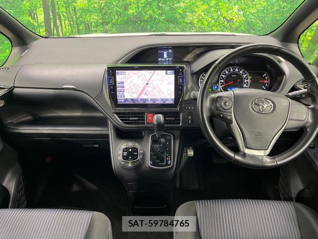 Toyota VOXY 2016-04 8278800-1