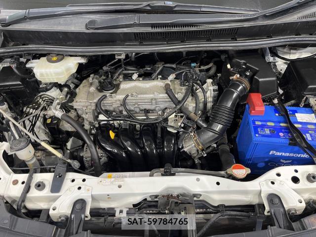 Toyota VOXY 2016-04 8278800-17