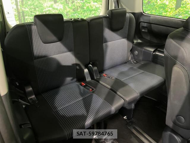 Toyota VOXY 2016-04 8278800-8