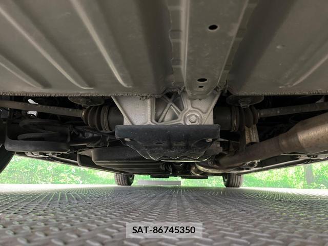 Toyota VOXY 2021-08 8278802-18