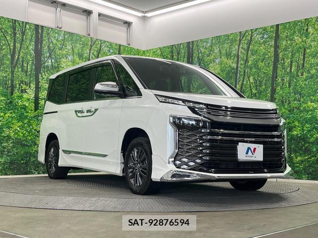 Toyota VOXY 2022-04 8278812-15