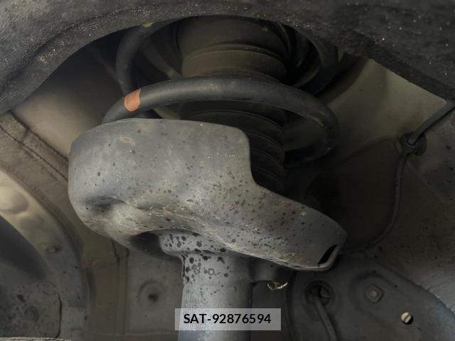Toyota VOXY 2022-04 8278812-19