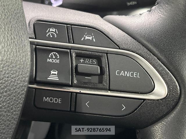 Toyota VOXY 2022-04 8278812-3