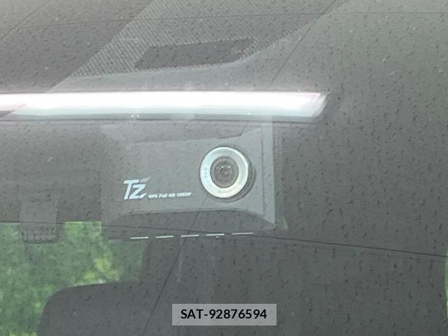 Toyota VOXY 2022-04 8278812-4